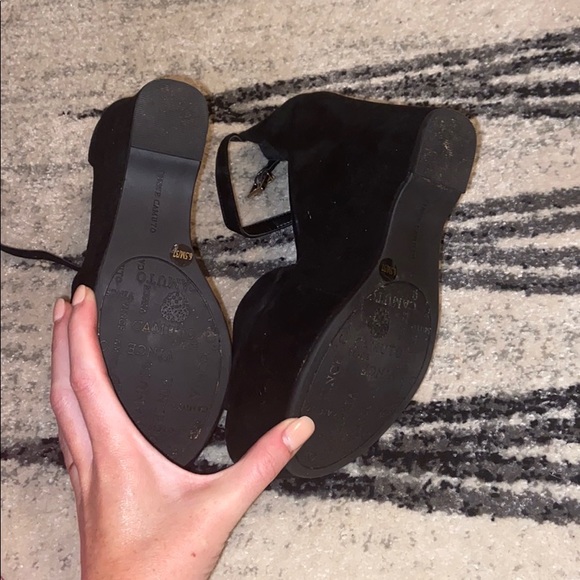 Vince Camuto platform heels - Picture 4 of 4